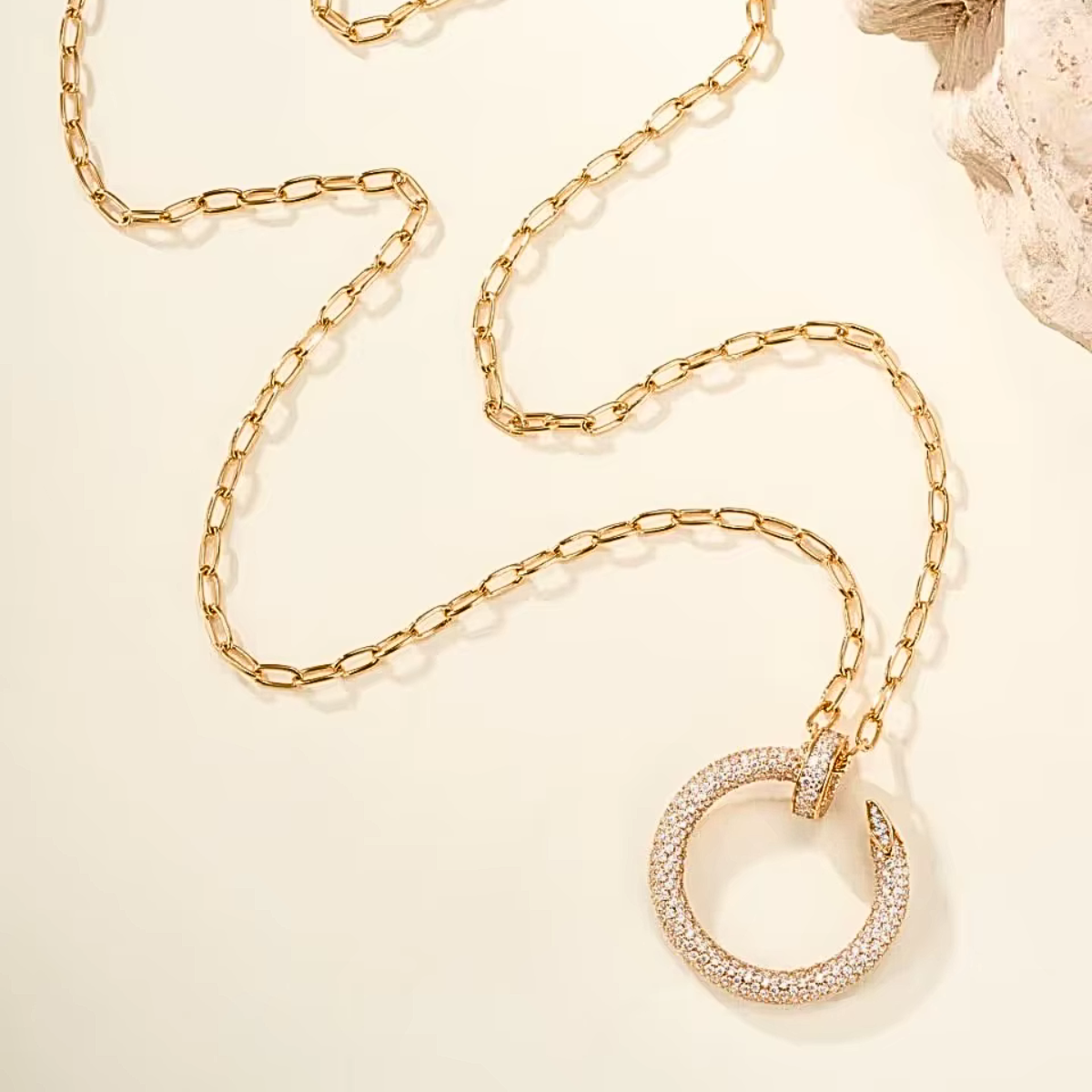 Orielle circle necklace